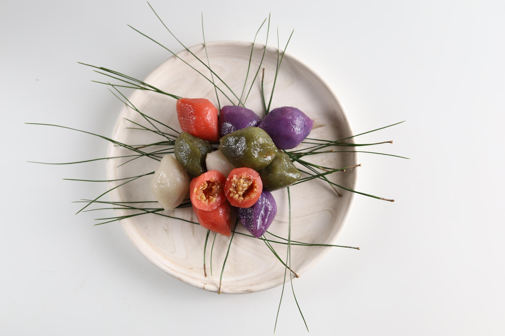 Seasonal vegetable composition on ceramic plate